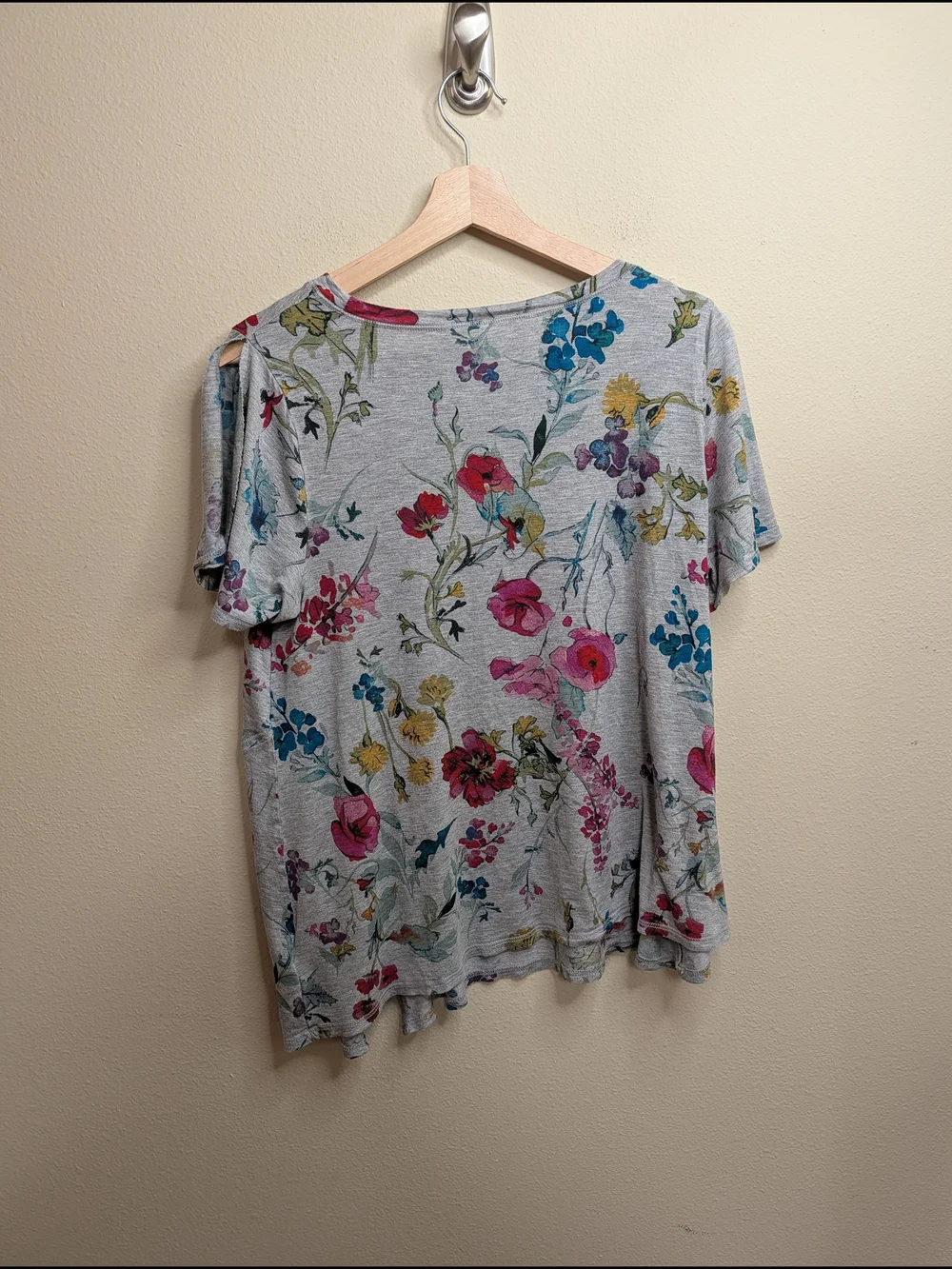 Rachel Rachel Roy Floral Top Size 1X Plus Gray Watercolor Botanical Print - Picture 7 of 8